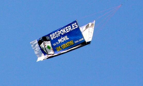 BANNERS A DOS CARAS EN "V"